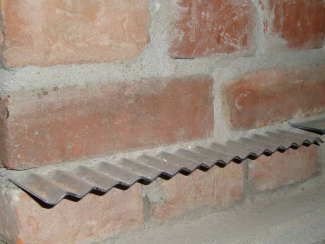 Horizontalsperre durch Edelstahlsperre